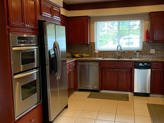 3rd image of 6437 Elmhurst Dr