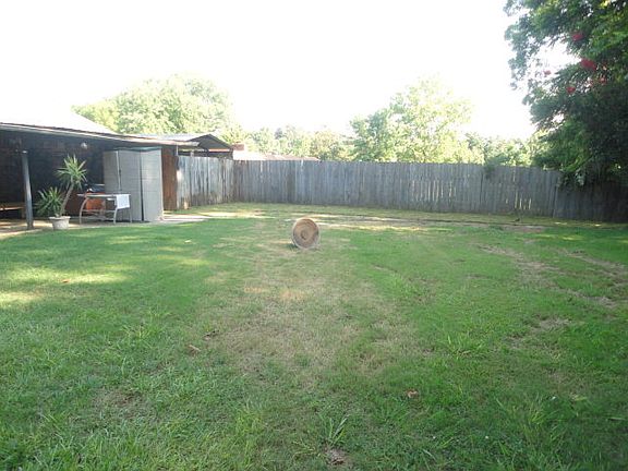3rd image of 317 Linda Dr