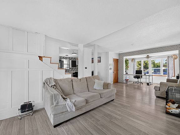 9th image of 148 E Sheridan Ave