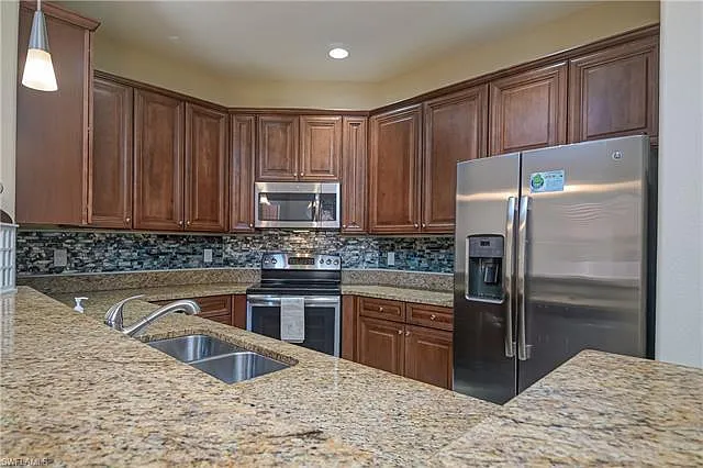 2 bed, 1345 sqft, $2,500 — Photo 4