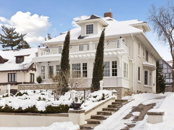 2735 E Lake Of The Isles Pkwy, Minneapolis, MN 55408