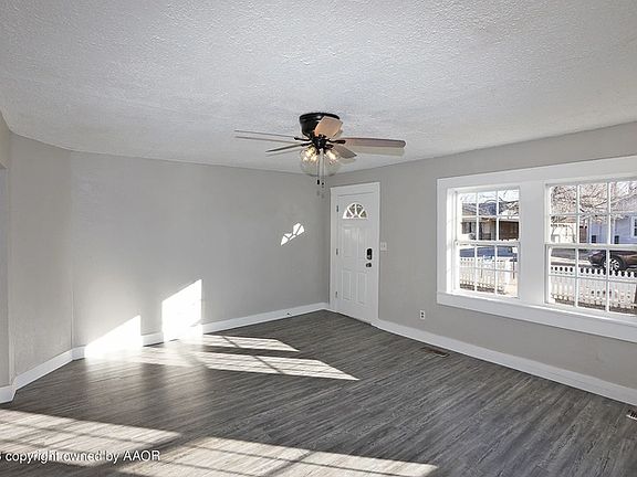 3rd image of 806 S Louisiana St