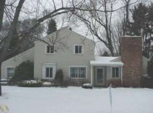 7226 Arrowood Dr, West Bloomfield, MI