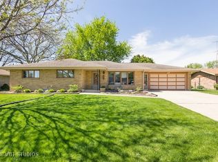 619 Bevan Dr W, Joliet, IL 60435