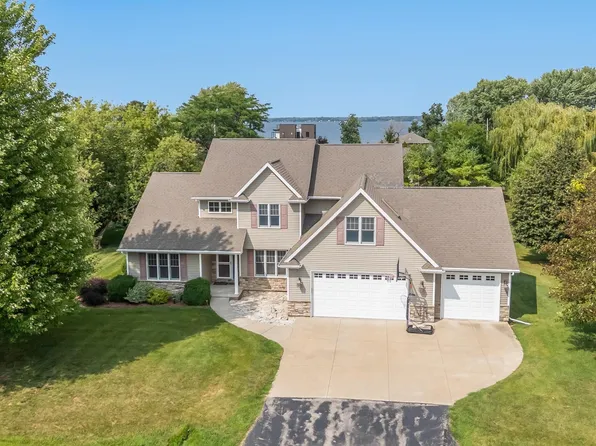 4450 Ravine Way, Oshkosh, WI 54904
