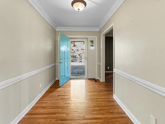 5th image of 2703 Cambridge Rd