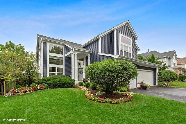 1st image of 572 Fairfax Ln