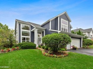 572 Fairfax Ln, Grayslake, IL 60030