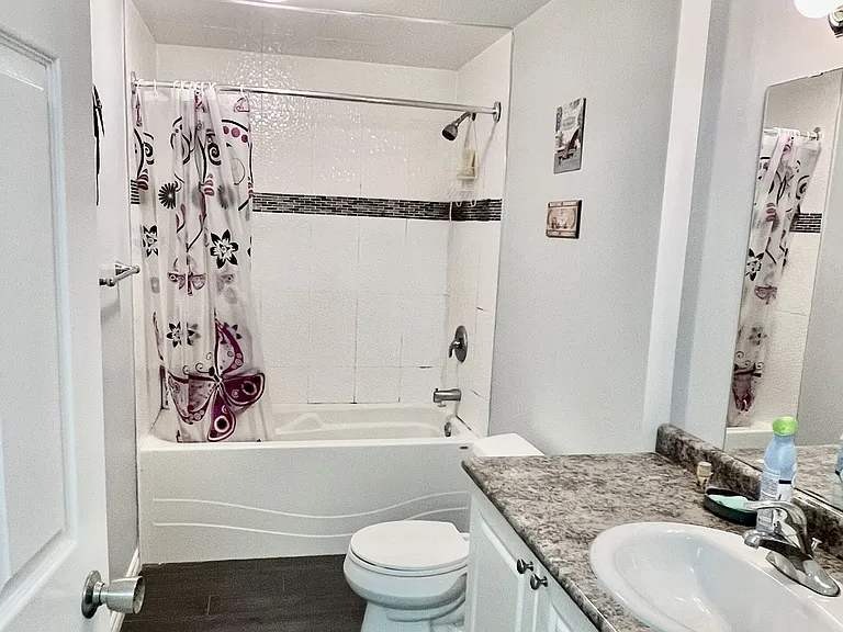 35 Soho Cres #BASEMENT — Photo 4