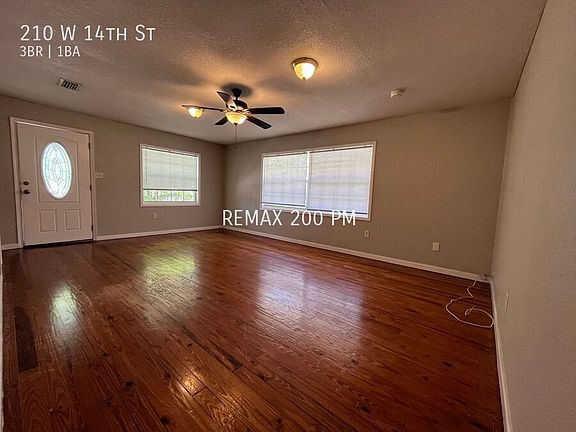 4th image of 210 W 14th St