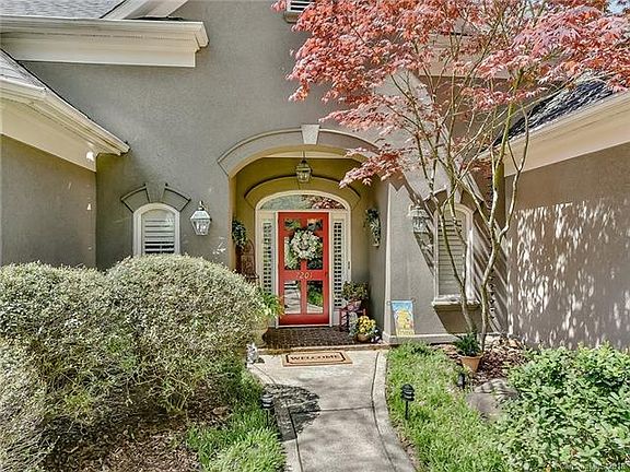 4th image of 7201 Charter Brook Dr
