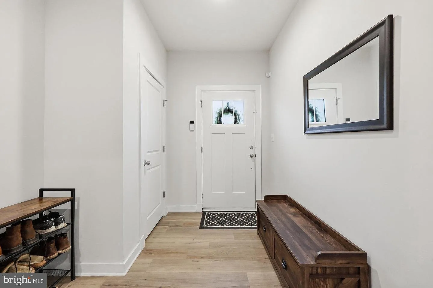 4 bed, 3.5 bath, 2000 sqft, $2,900 — Photo 4