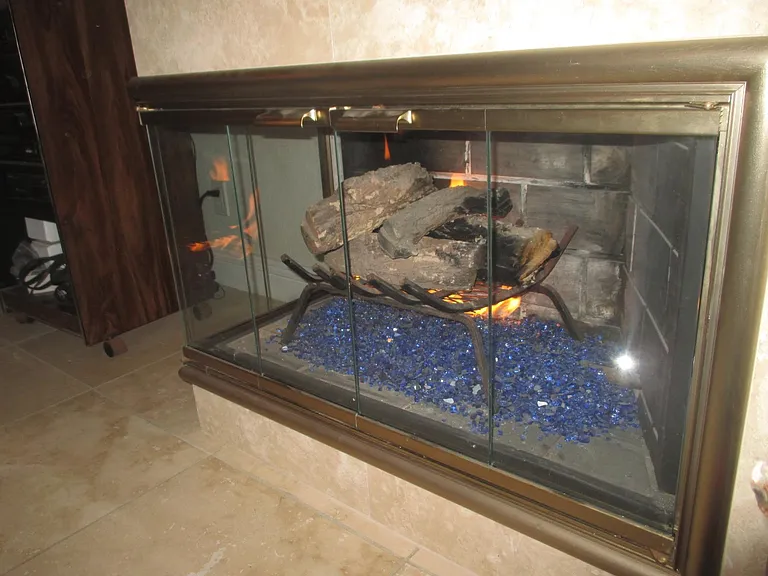 Newer custom Fireplace screen (after 3 years of researches for custom made fireplace screens.)