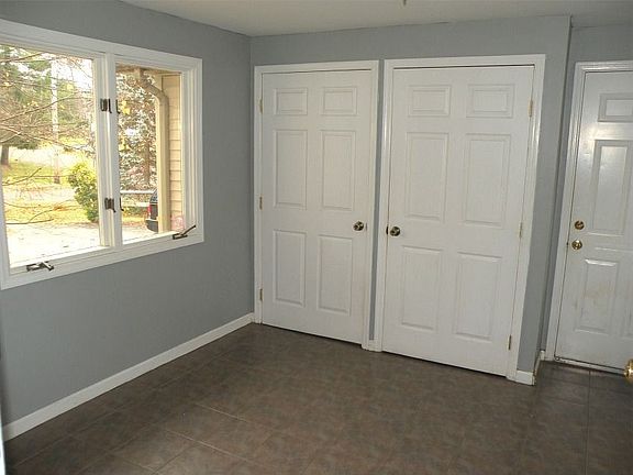 Mud Room connecting Kitchen to oversized 2-Car Garage