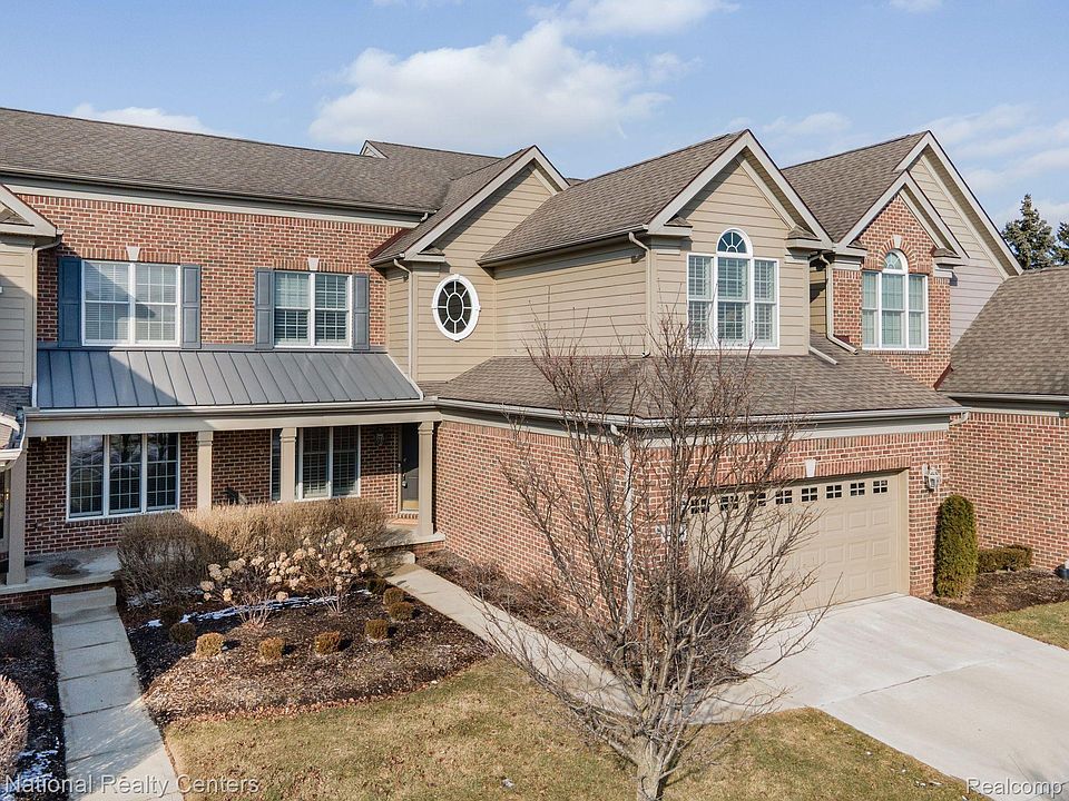 1st image of 44944 Broadmoor Cir S #116