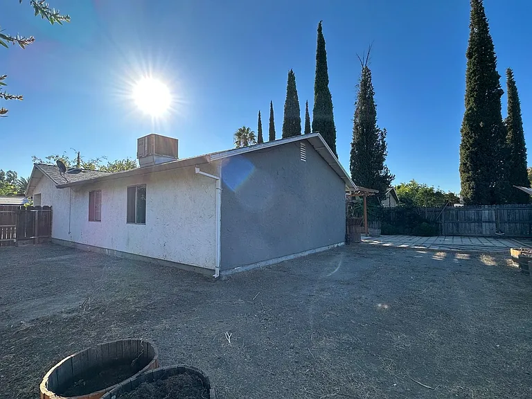 918 Cortina Dr — Photo 17