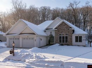 109 Bartholomew Ln, Mankato, MN 56001