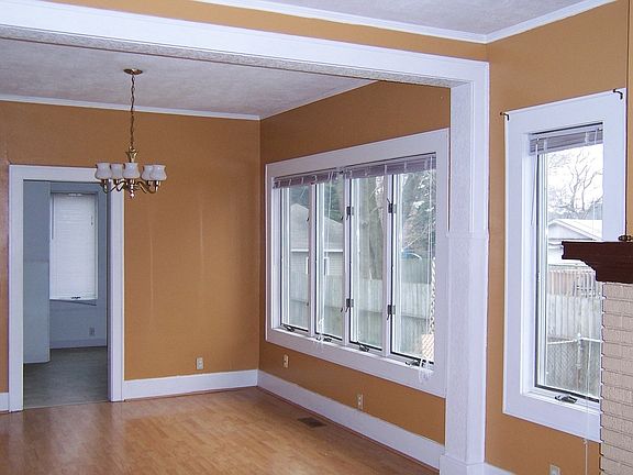 3rd image of 2808 Electric Ave