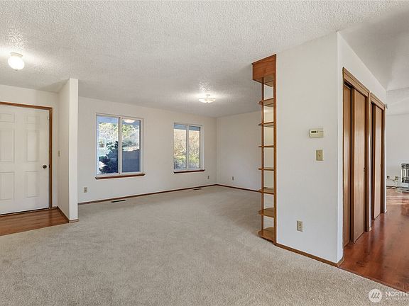 5th image of 13082 Olalla Valley Road SE