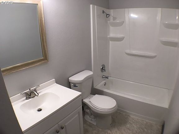 5th image of 15007 NE 39th St