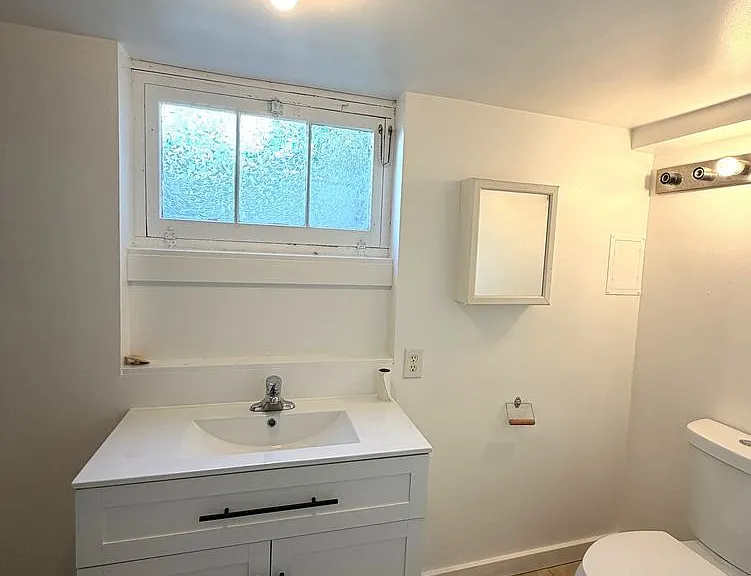 1802 Cedar St — Photo 5