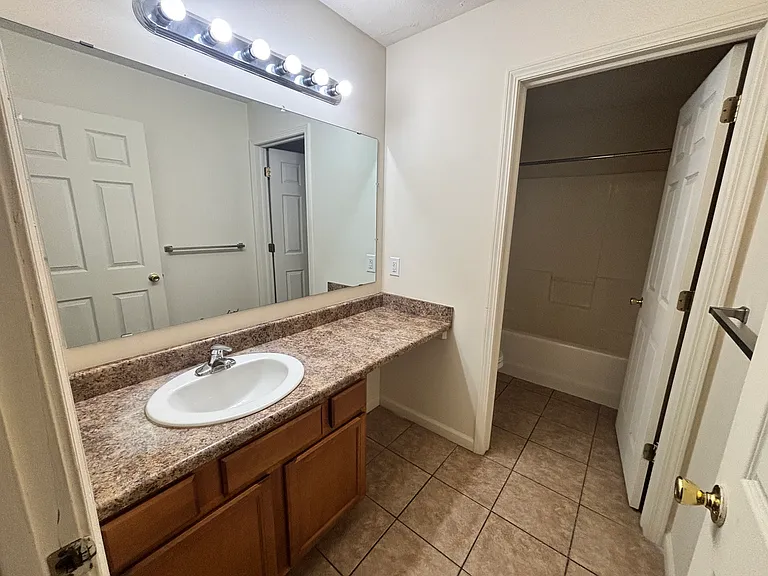 1329 Fraternity Village Dr — Photo 11