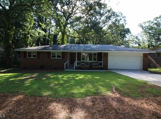 529 Stonewood Dr, Stone Mountain, GA 30087