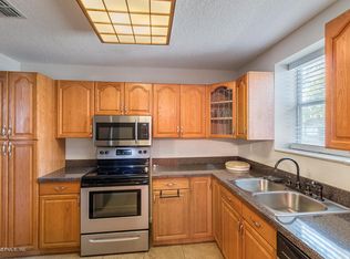 6341 Pine Cove Ln, Jacksonville, FL 32211