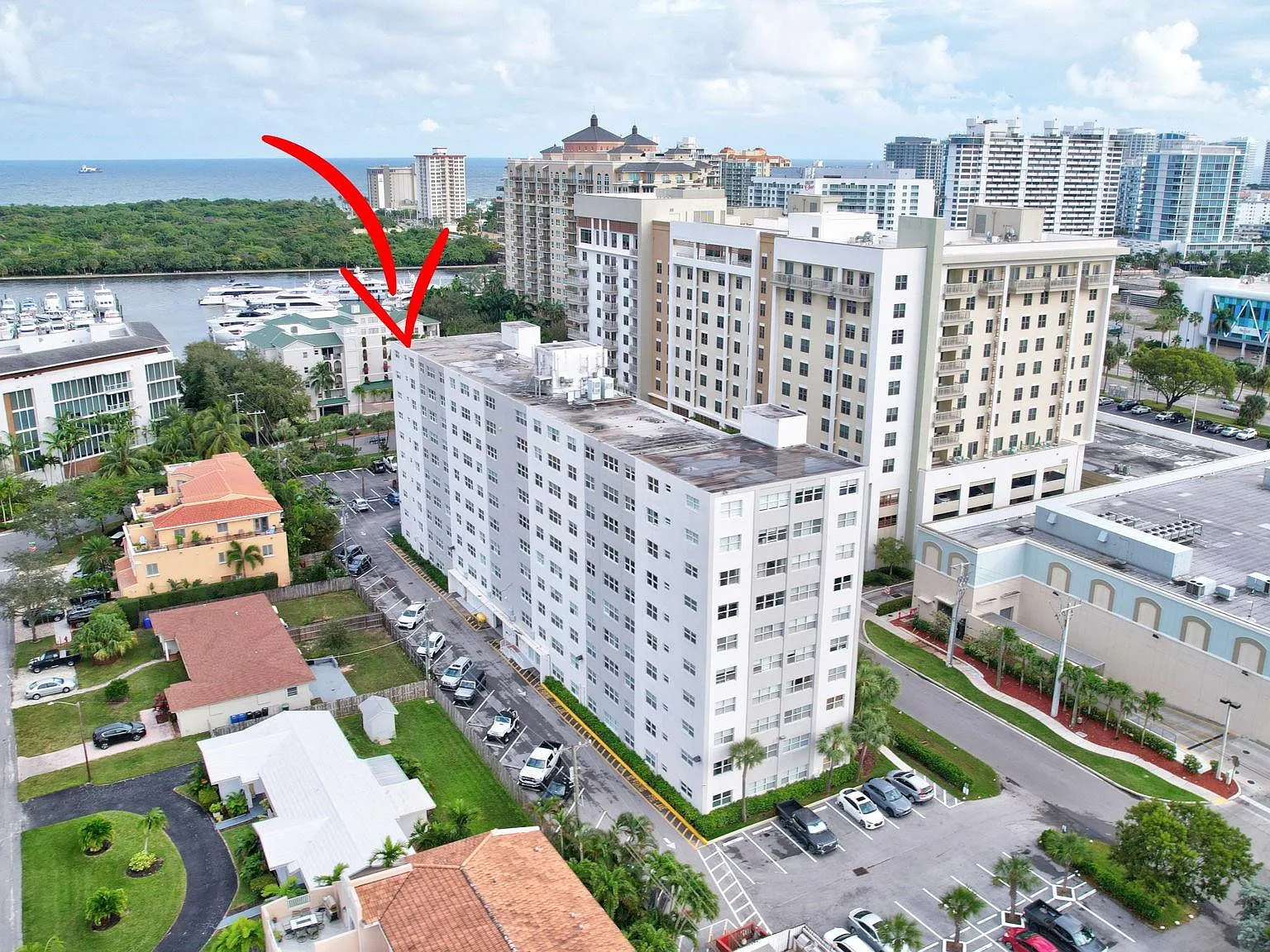 2 bed, 1.0 bath, 970 sqft, $2,400 — Photo 2