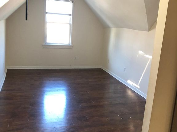 2nd image of 241 E 9th St APT 10