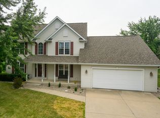 W2423 Holly Ln, Appleton, WI 54915
