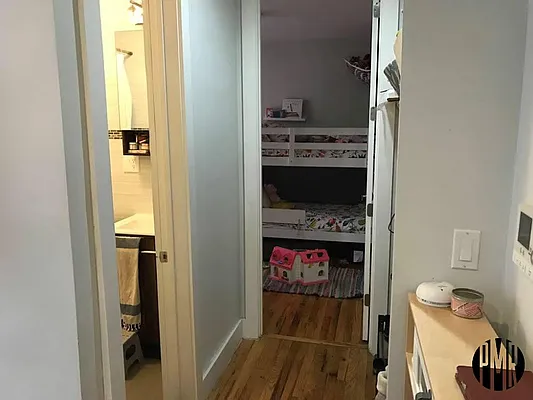 Rented by Premier Metro Realty Corp | media 32