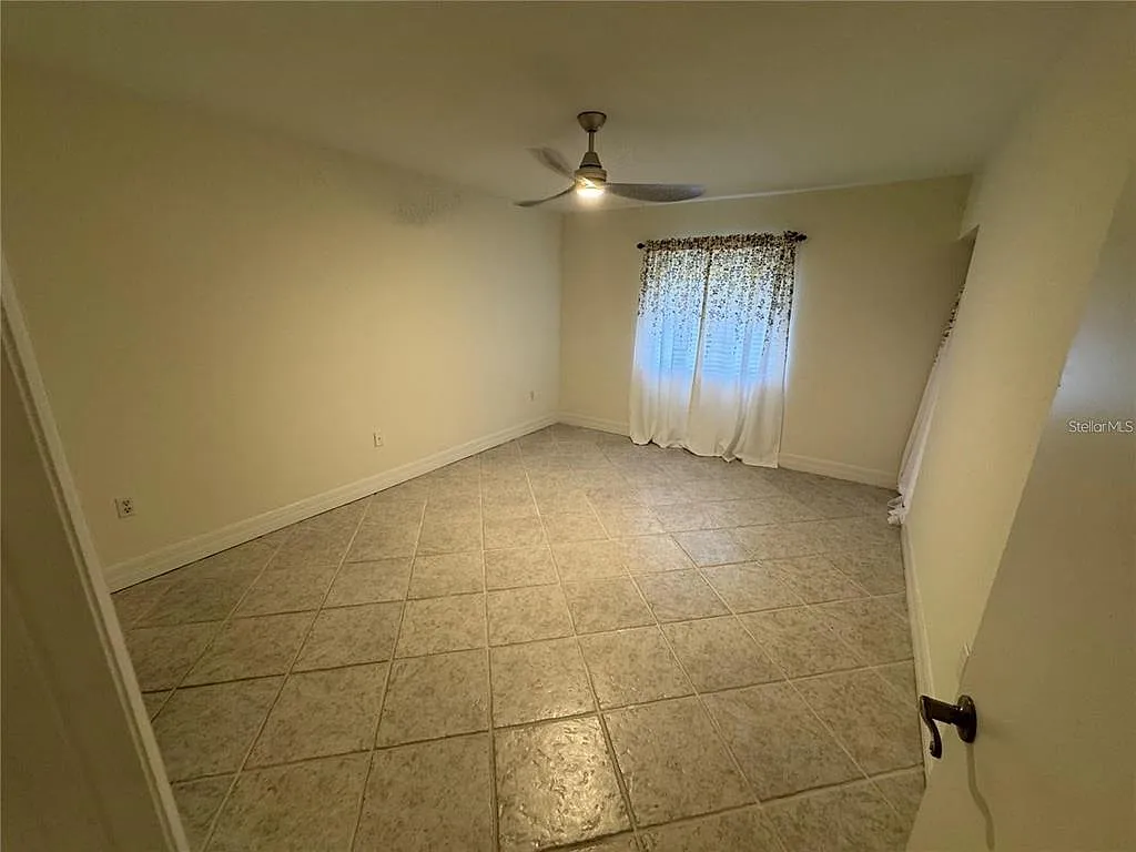 2 bed, 2.0 bath, 1050 sqft, $2,000 — Photo 4