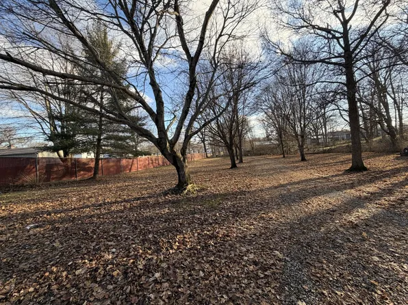 301 W Oak St, Saybrook, IL 61770