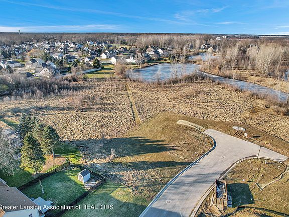3rd image of 205 Stratford Dr