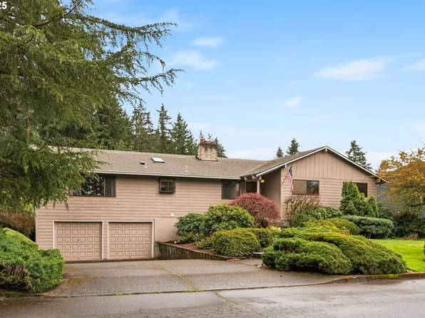 21050 S Mossy Rock Ct, Oregon City, OR 97045