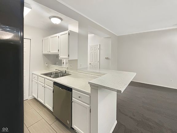 4th image of 3209 Oceanline East Dr