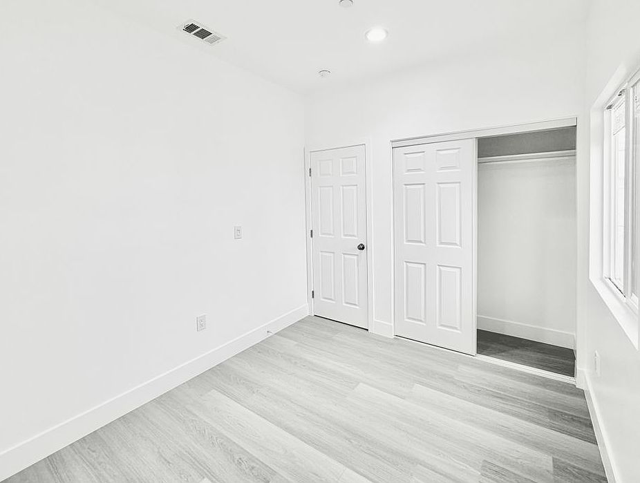 1st image of 11524 S June St