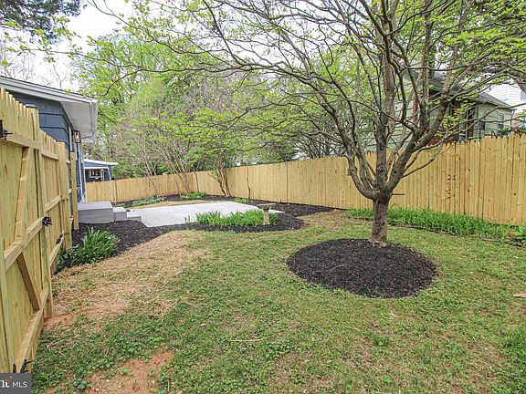 5th image of 4001 Denfeld Ave