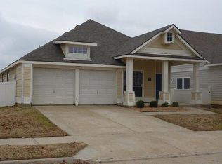 9940 Cedarcrest Dr, Aubrey, TX 76227
