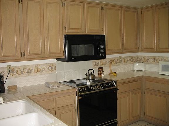 3 bed, 2 bath, great rental