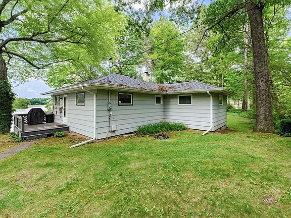 2nd image of 23610 Lake Dr