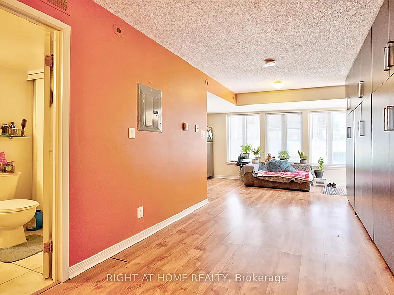 22 Western Battery Rd #109 — Photo 8
