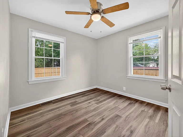 816 Martin Ave — Photo 9