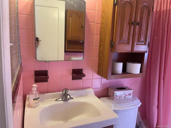 8910 221st Place, Queens Village, NY 11427