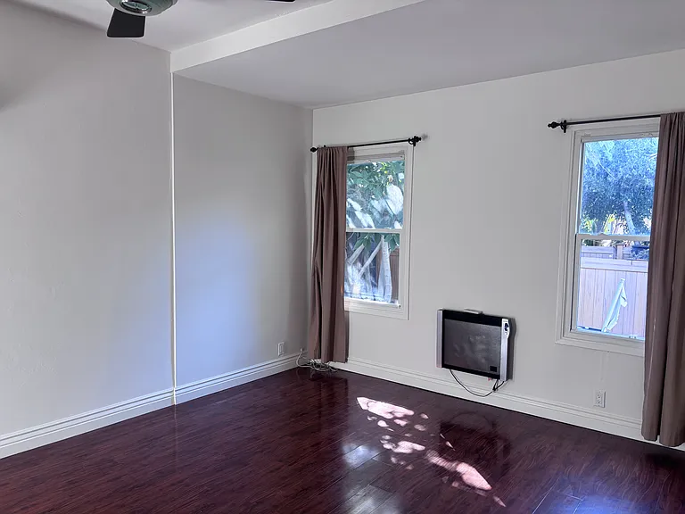 503 Bay St — Photo 18