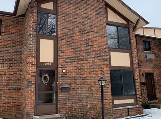 1S267 Holyoke Ln, Villa Park, IL 60181