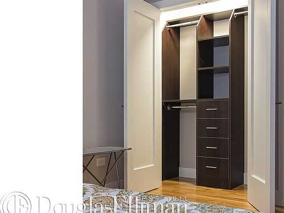 3rd image of 70 W 93rd St APT 21G