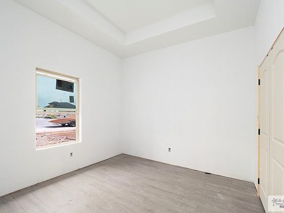 3rd image of 2824 Douglas Way