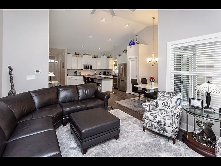 2714 NW 164th Ln — Photo 5